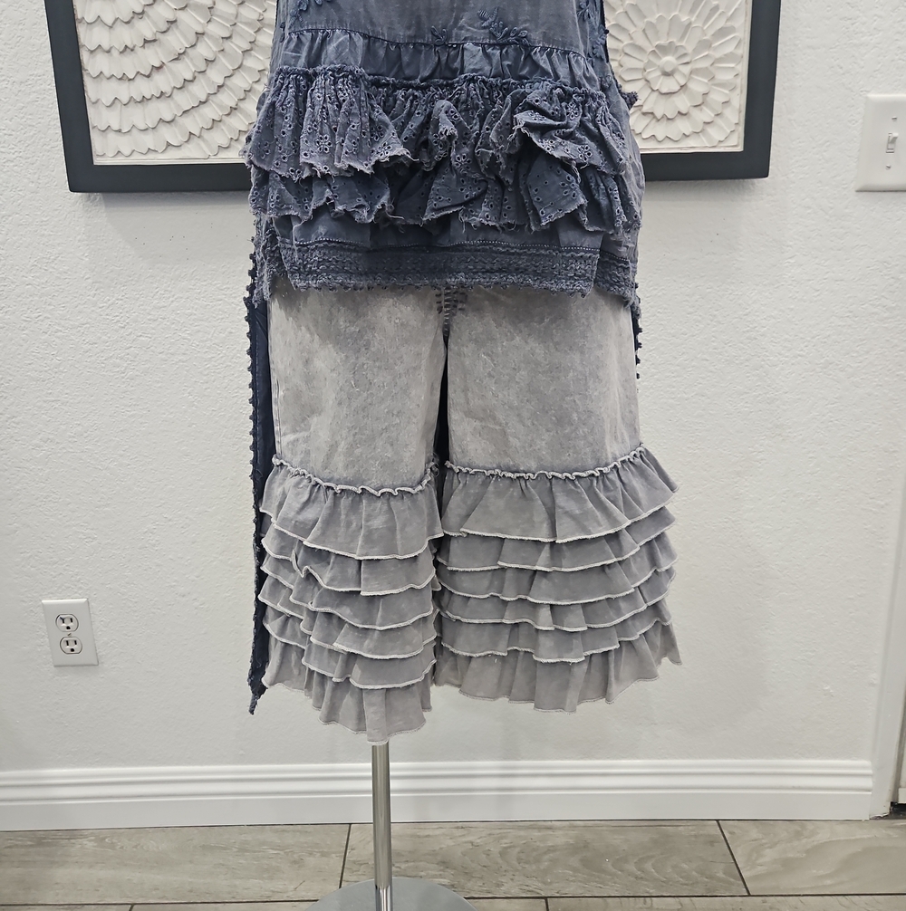 Boho Ruffle Culotte Bloomer Shorts Mineral Wash - Picture 3 of 9